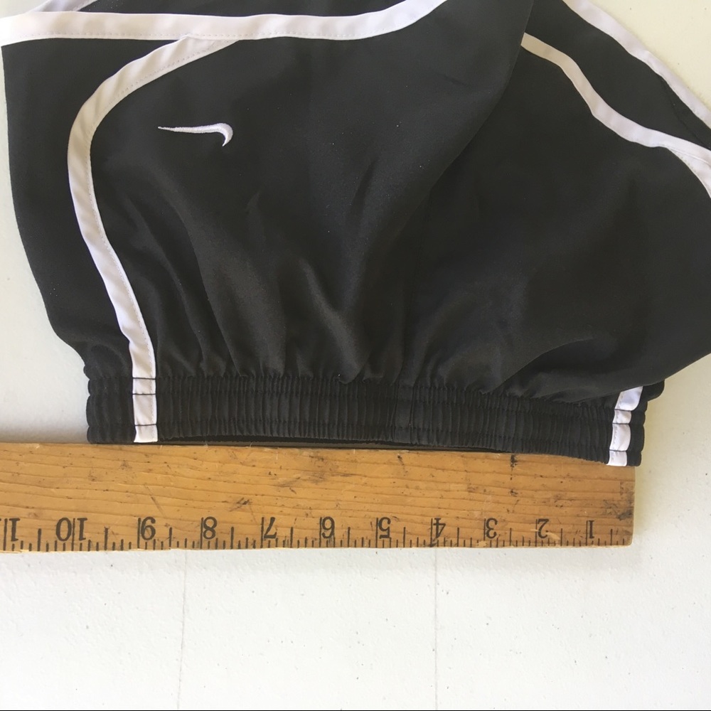 Nike Youth XS black Short Pants - Picture 4 of 6